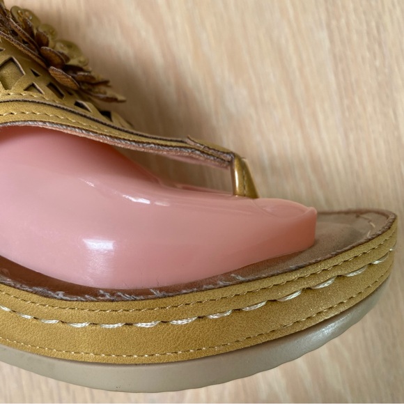 G.C.Shoes Sandal Allie Platform Wedge Slip On Open Toe Size 8.5 - Picture 9 of 13